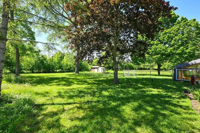 611 W Mequon ROAD, Mequon, WI 53092