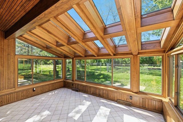 611 W Mequon ROAD, Mequon, WI 53092