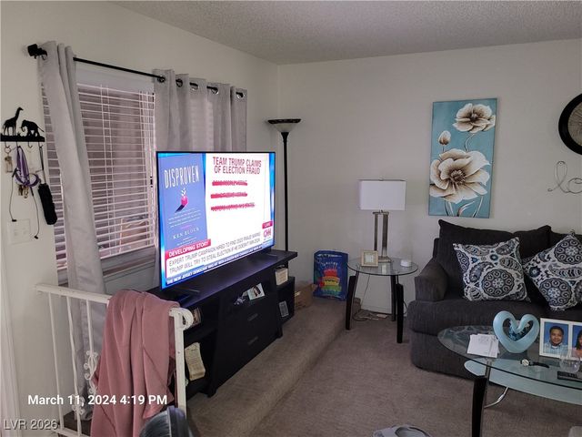 808 Hedge Way 4, Las Vegas, NV 89110