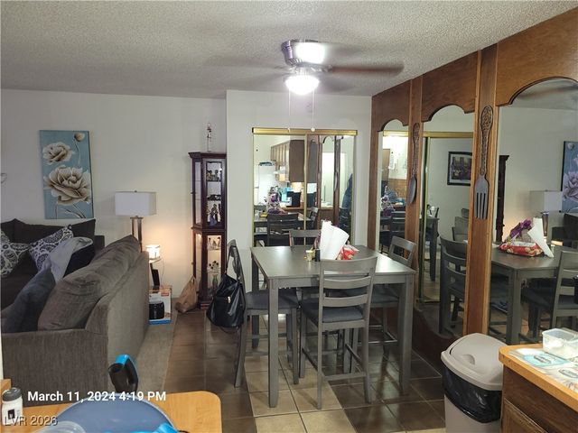 808 Hedge Way 4, Las Vegas, NV 89110