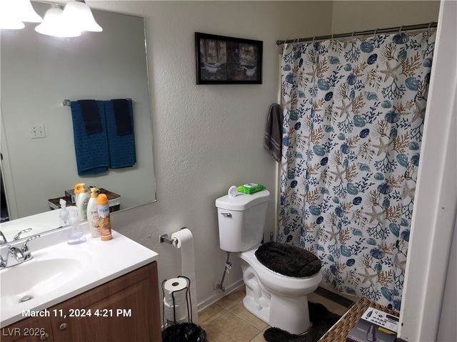 808 Hedge Way 4, Las Vegas, NV 89110