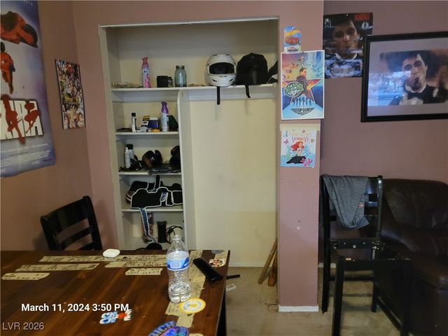 808 Hedge Way 4, Las Vegas, NV 89110