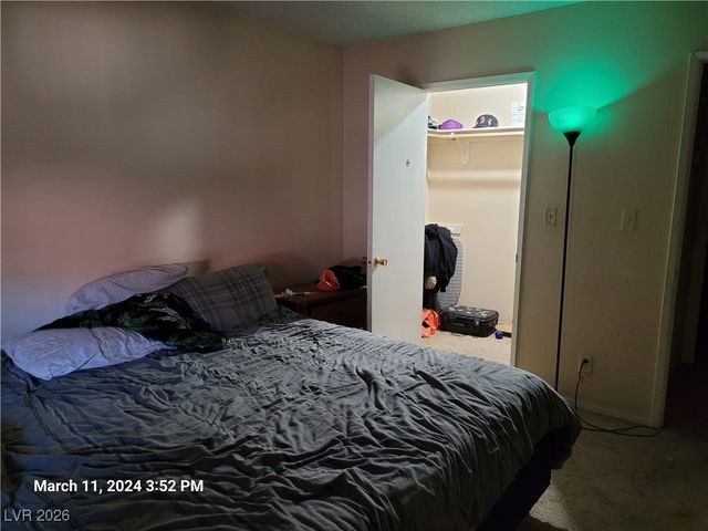 808 Hedge Way 4, Las Vegas, NV 89110