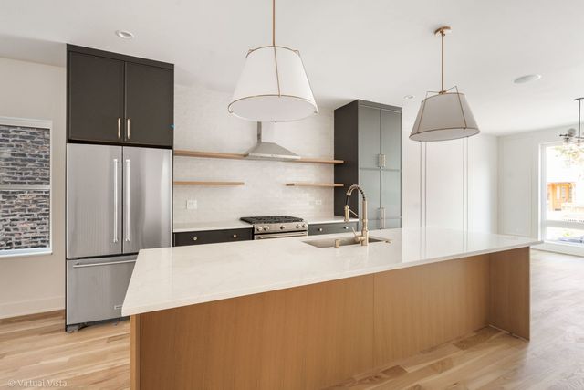 1530 W 18th Place 1, Chicago, IL 60608