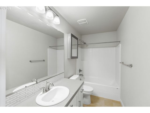 11022 Sw STOCKHOLM Dr, Wilsonville, OR 97070