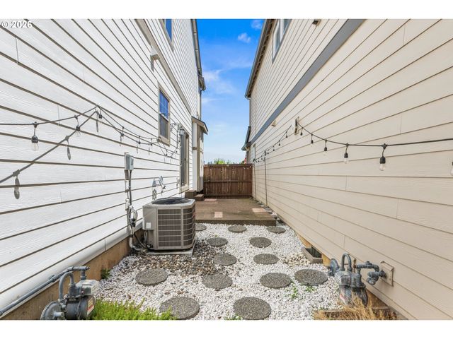 11022 Sw STOCKHOLM Dr, Wilsonville, OR 97070