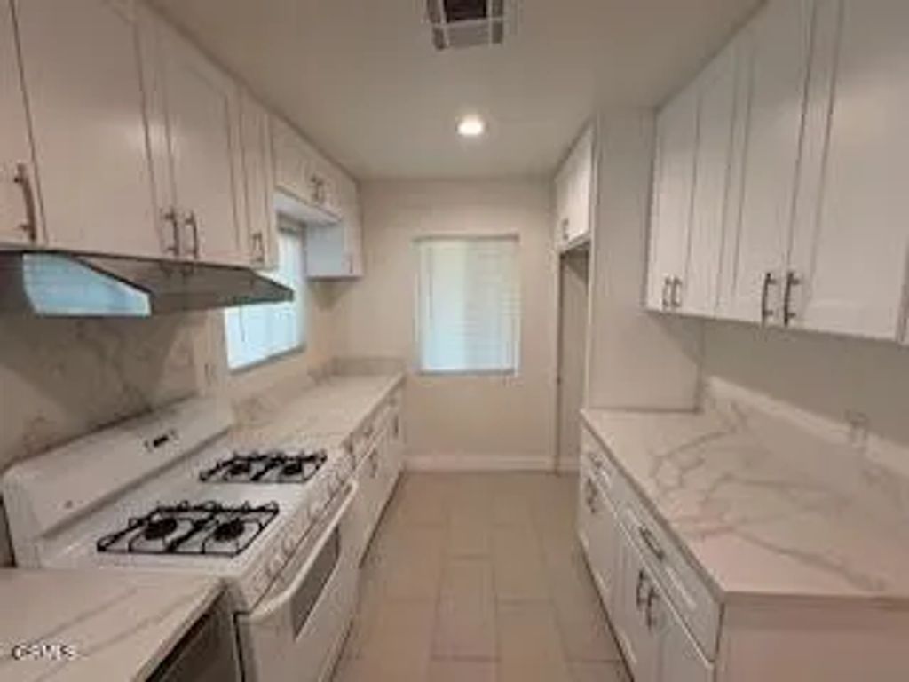 1035 Raymond Avenue, Glendale, CA 91201