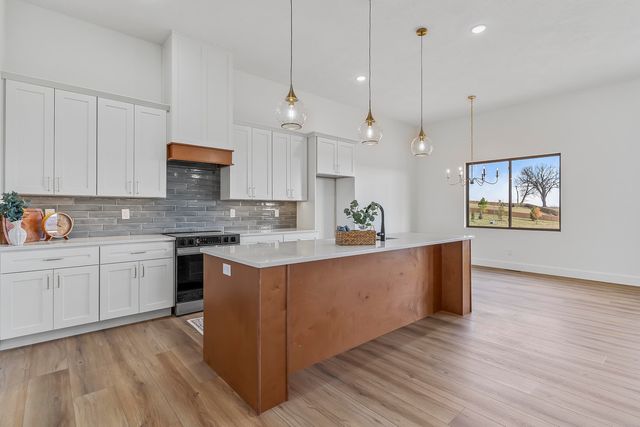 5940 S Hearthstone Court, Springfield, MO 65810