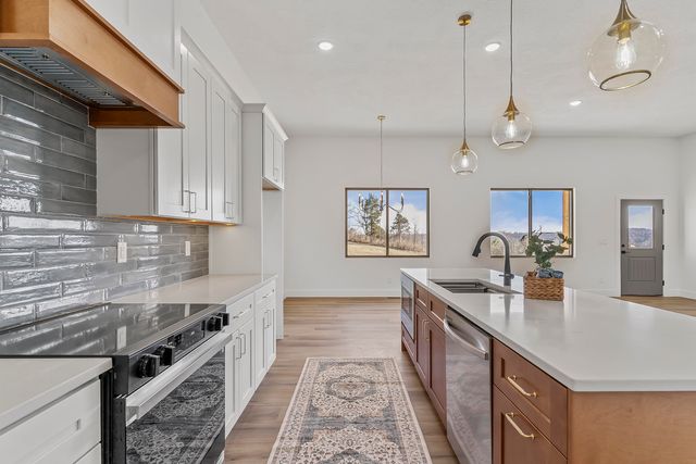 5940 S Hearthstone Court, Springfield, MO 65810