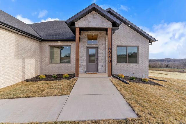 5940 S Hearthstone Court, Springfield, MO 65810
