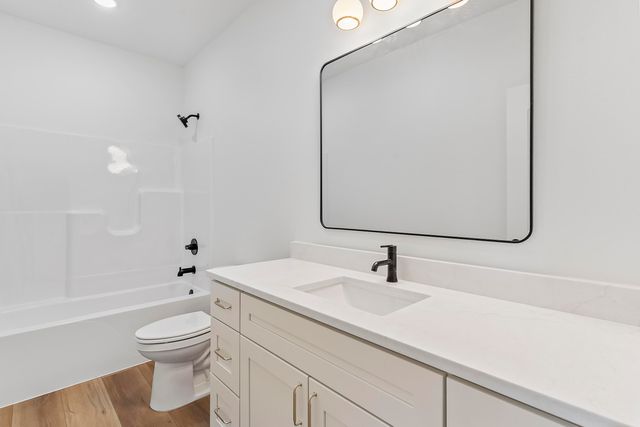 5940 S Hearthstone Court, Springfield, MO 65810