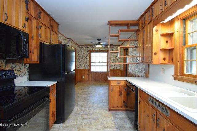 482 Snow Hill Street, Ayden, NC 28513