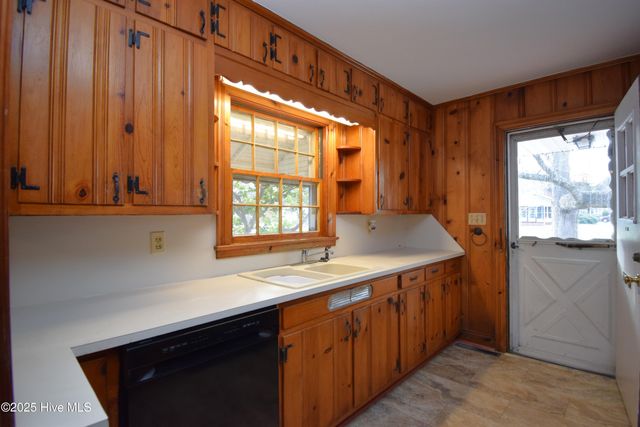 482 Snow Hill Street, Ayden, NC 28513