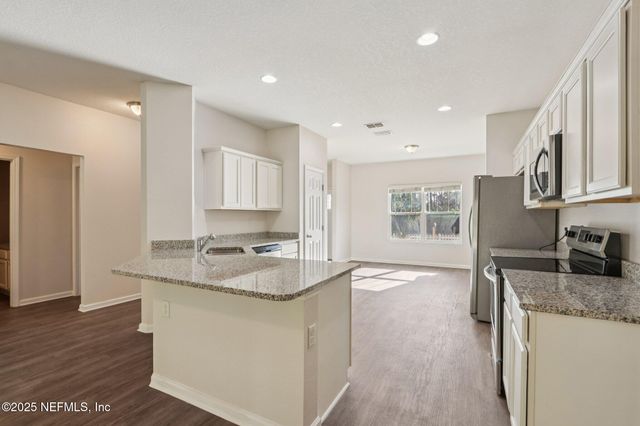 3452 BELFORT Road, Jacksonville, FL 32216