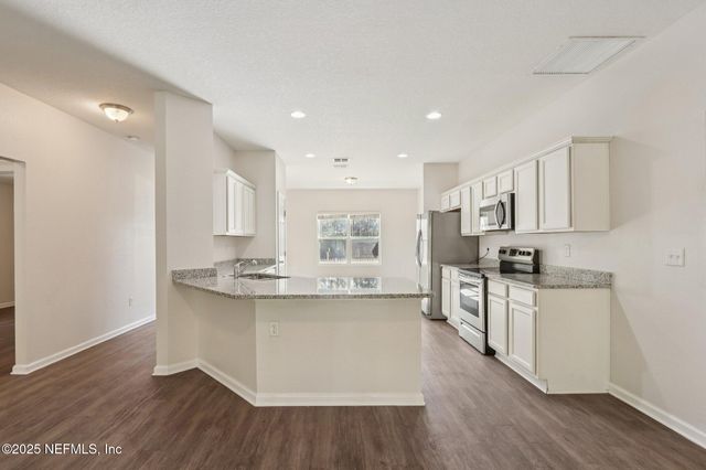 3452 BELFORT Road, Jacksonville, FL 32216