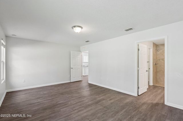 3452 BELFORT Road, Jacksonville, FL 32216