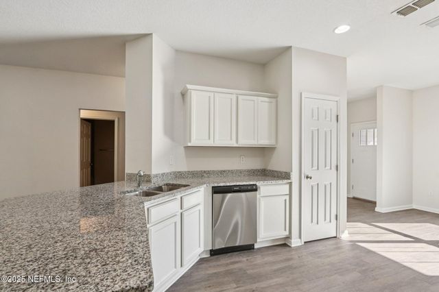 3452 BELFORT Road, Jacksonville, FL 32216