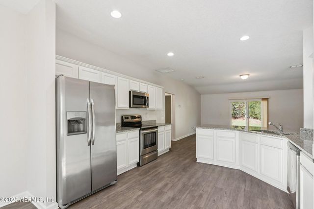 3452 BELFORT Road, Jacksonville, FL 32216