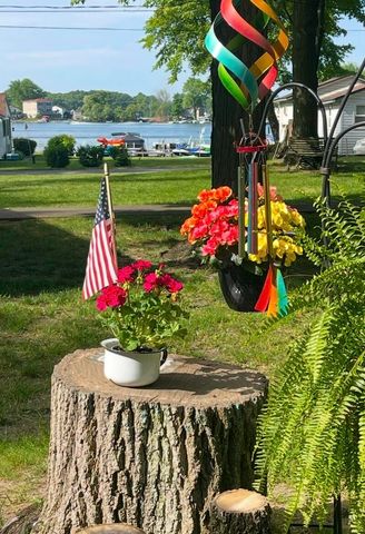 67404 Victory Shore Drive 6, Dowagiac, MI 49047