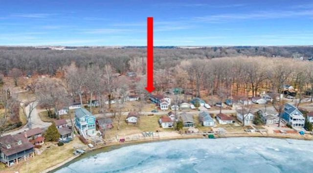 67404 Victory Shore Drive 6, Dowagiac, MI 49047