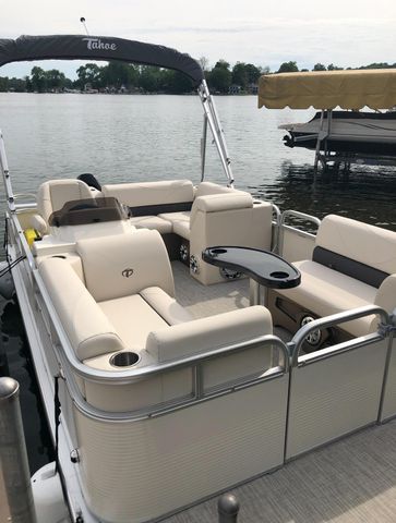 67404 Victory Shore Drive 6, Dowagiac, MI 49047