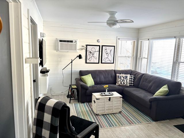 67404 Victory Shore Drive 6, Dowagiac, MI 49047