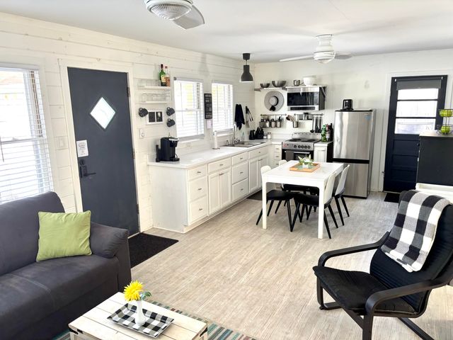 67404 Victory Shore Drive 6, Dowagiac, MI 49047