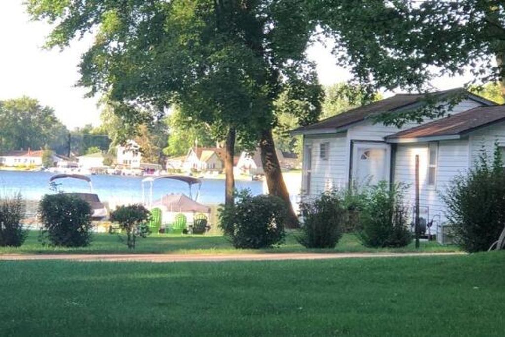 67404 Victory Shore Drive 6, Dowagiac, MI 49047