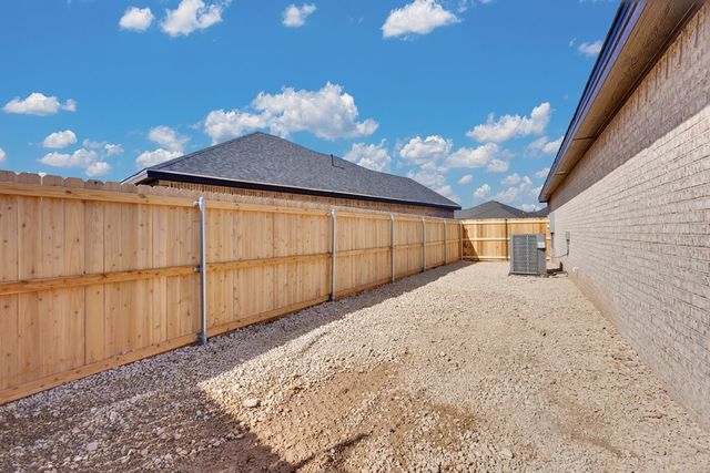 2610 Beechwood St, Midland, TX 79706