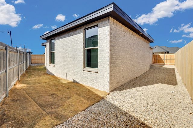 2610 Beechwood St, Midland, TX 79706