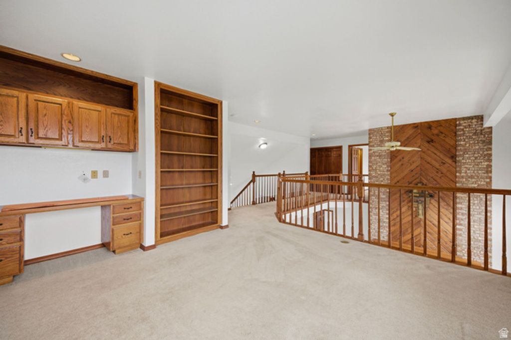 Image 25 of property listing at 32 NORTHRIDGE WAY, Sandy, UT 84092