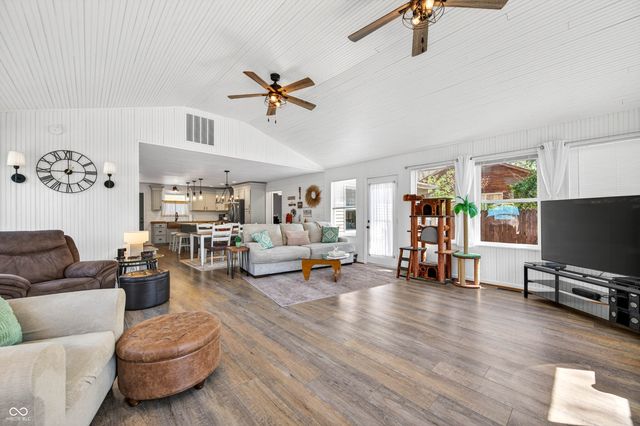 713 W Stopek Drive, Nineveh, IN 46164