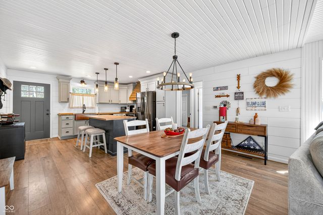 713 W Stopek Drive, Nineveh, IN 46164