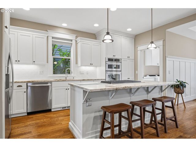 1634 Se SPOKANE St, Portland, OR 97202