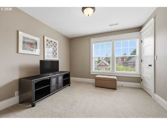 1634 Se SPOKANE St, Portland, OR 97202