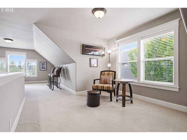 1634 Se SPOKANE St, Portland, OR 97202