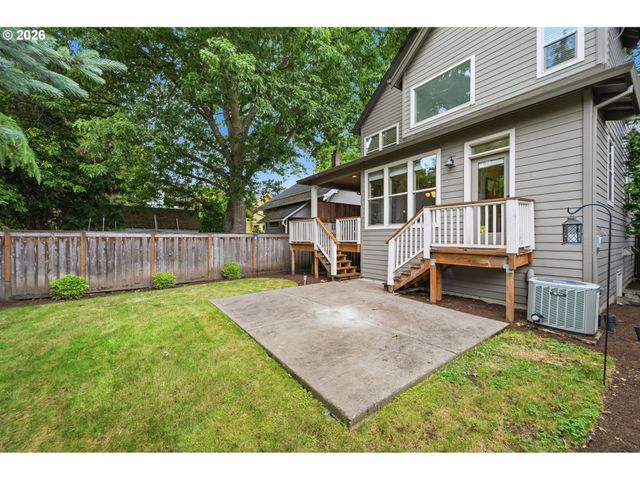 1634 Se SPOKANE St, Portland, OR 97202