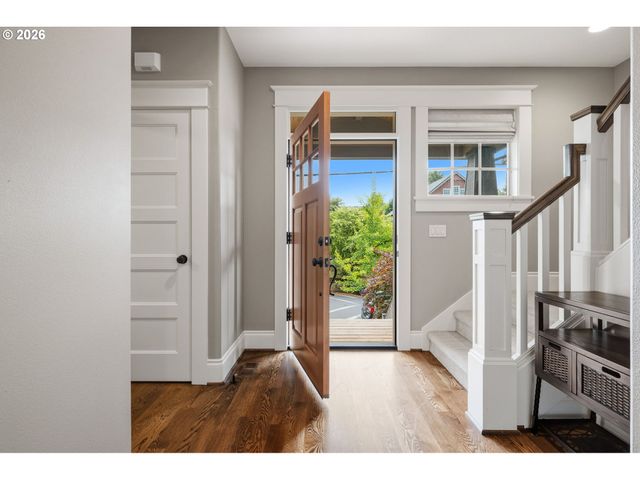 1634 Se SPOKANE St, Portland, OR 97202