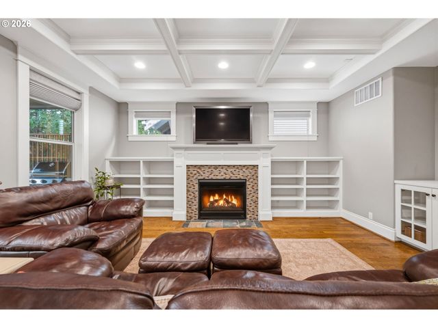1634 Se SPOKANE St, Portland, OR 97202