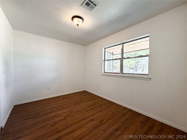 422 E 24th Street, Okmulgee, OK 74447