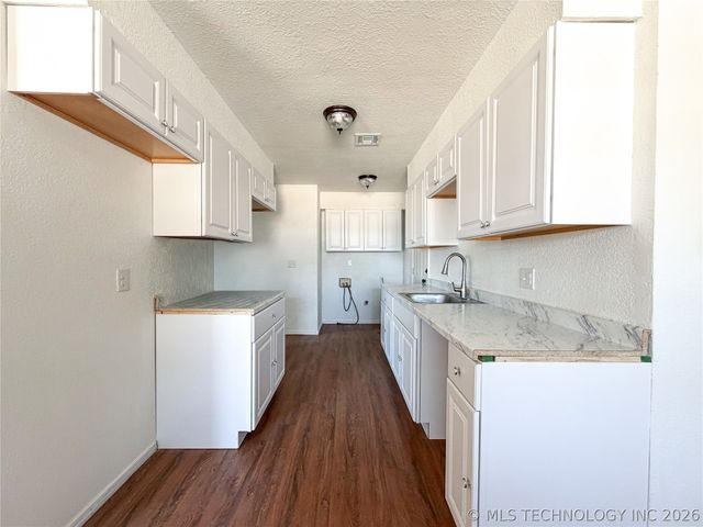 422 E 24th Street, Okmulgee, OK 74447