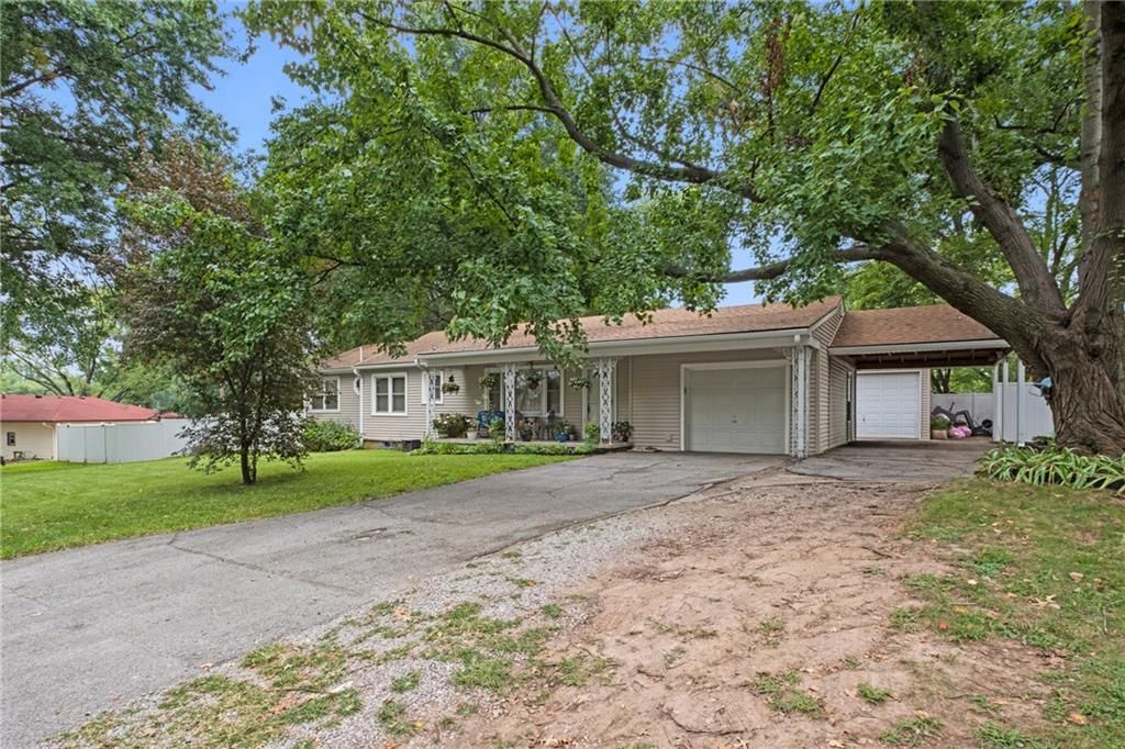 122 Woodland Road, Lansing, KS 66043 — exterior