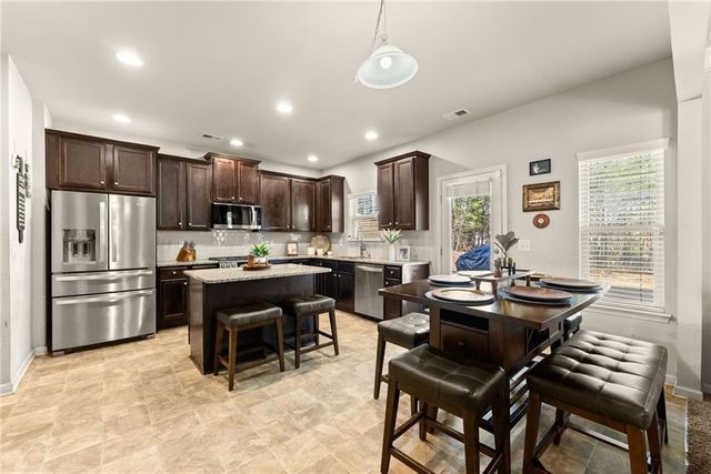 3715 SW Ridge Bluff, Gainesville, GA 30507