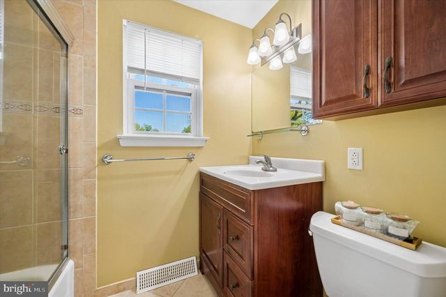 3002 MEREDITH LN, Plymouth Meeting, PA 19462