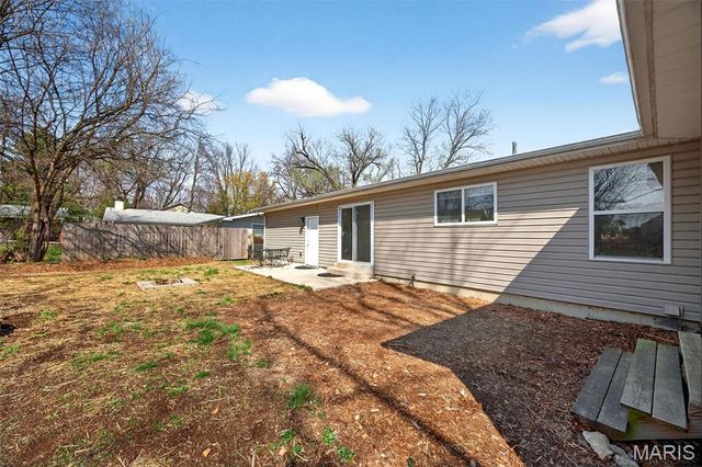 879 Starlight Drive, St Charles, MO 63304