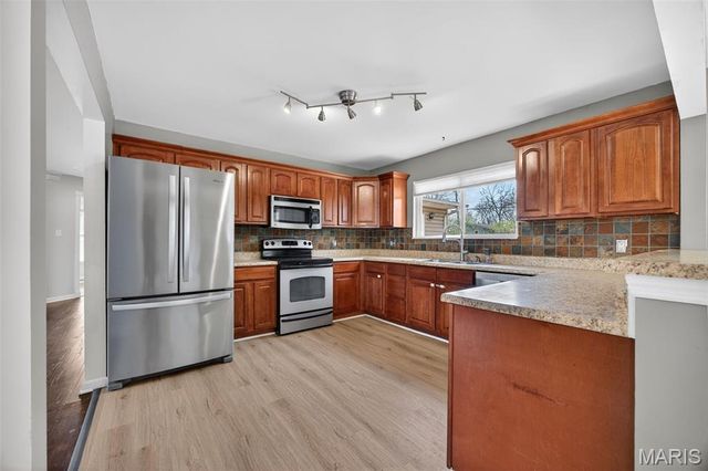 879 Starlight Drive, St Charles, MO 63304