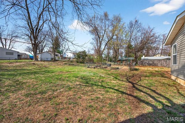 879 Starlight Drive, St Charles, MO 63304