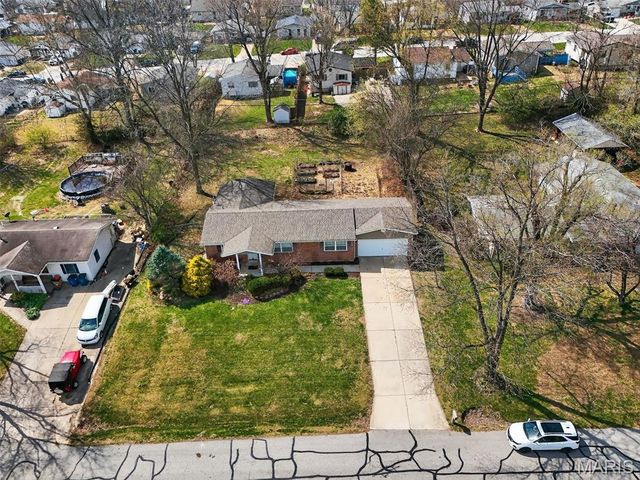 879 Starlight Drive, St Charles, MO 63304