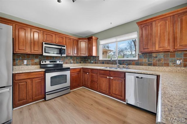 879 Starlight Drive, St Charles, MO 63304