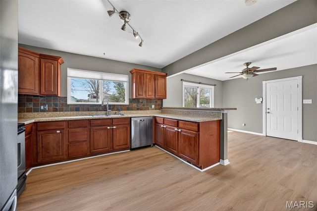 879 Starlight Drive, St Charles, MO 63304